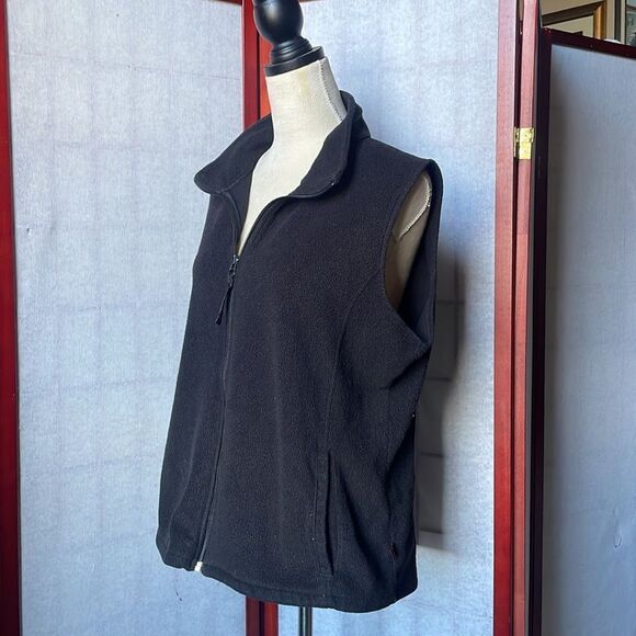 Woolrich Women’s Black Full Zip Fleece Vest W/Pockets & Logo (Size: XL) - Picture 11 of 13